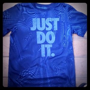 NIKE Dri-Fit shirt